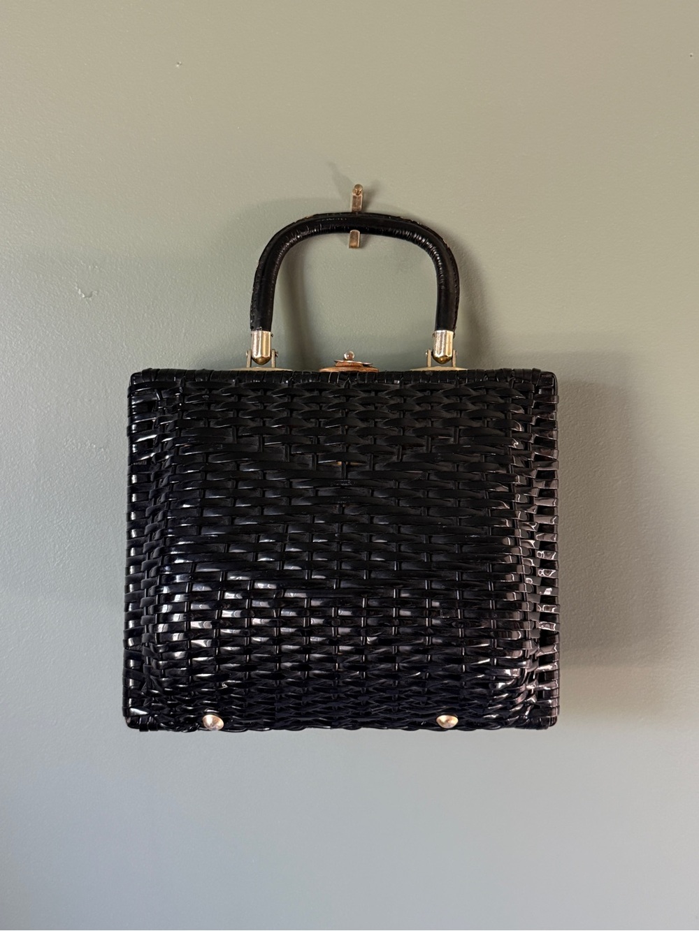 vintage 1950s-1960s black wicker bag